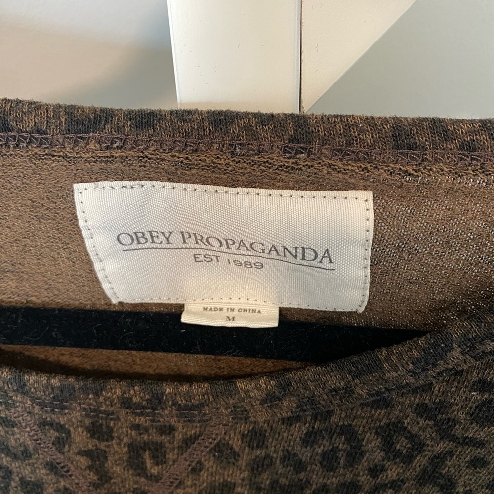 OBEY Leopard Top - Picture 3 of 7